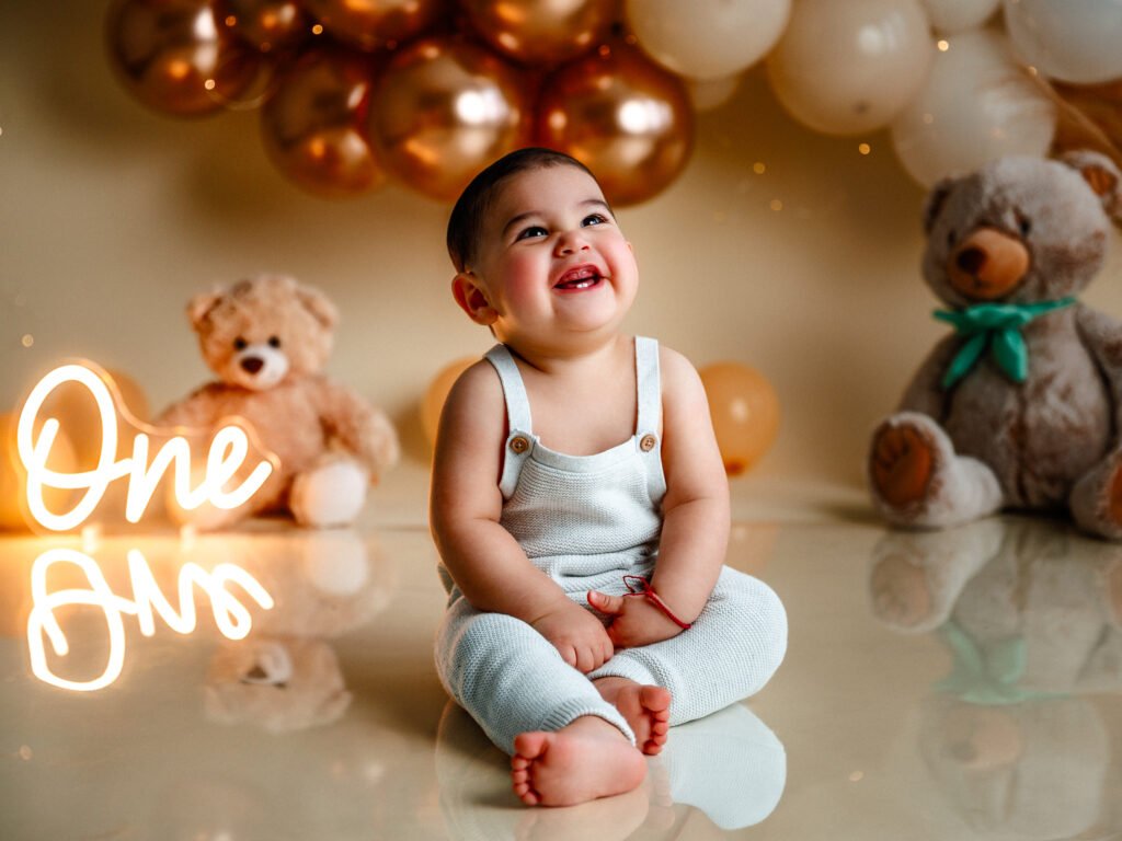 Cake Smash Photography Indianapolis Beech Grove studio Gabby Aguirre